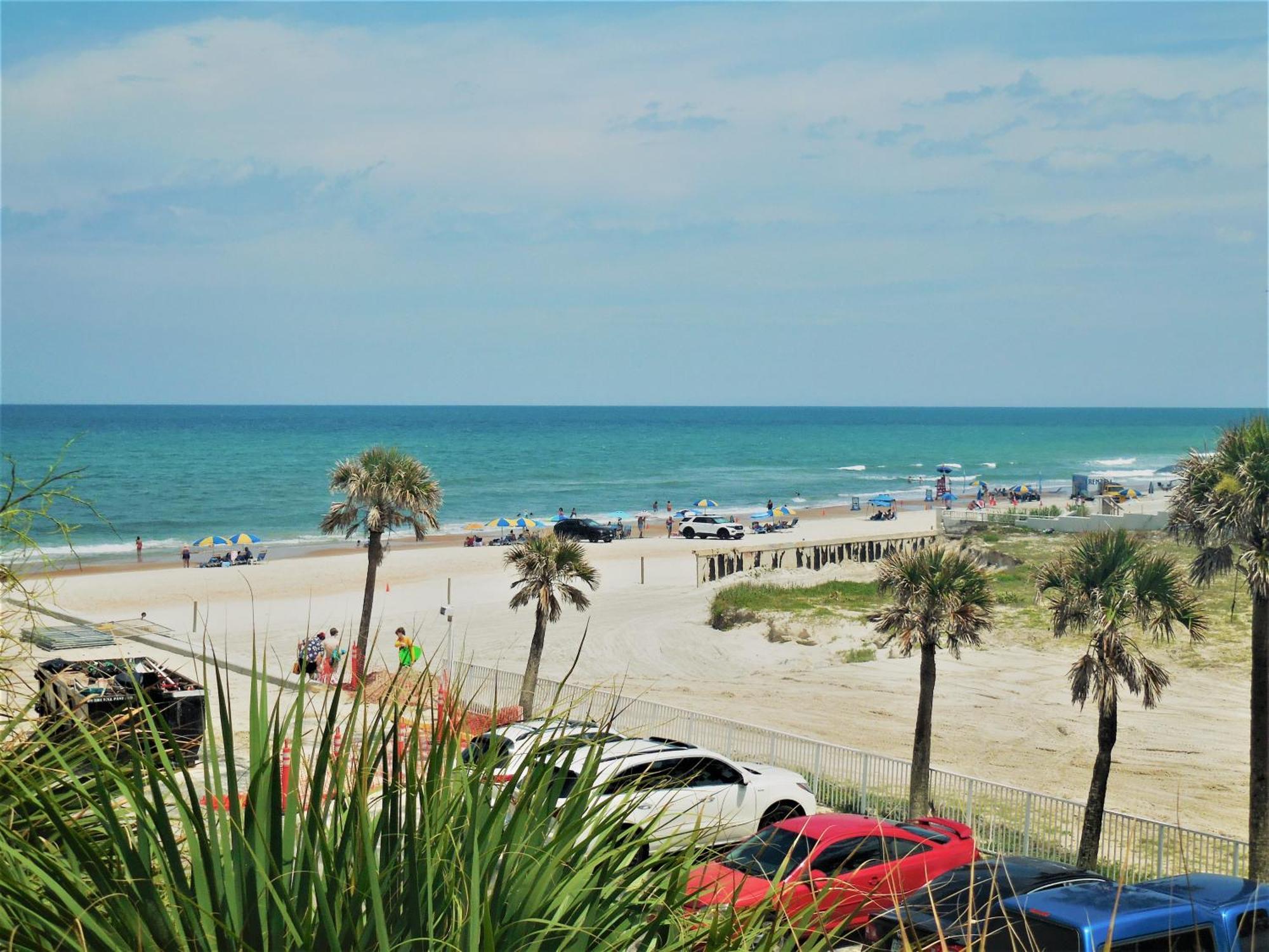 Beachside Bliss Ocean Views & Endless Fun Daytona Beach! エクステリア 写真
